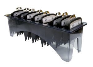 El arte del degradado masculino: Herramientas esenciales: clippers, trimmers, navajas, cuchillas y tijeras 9 Juego de peines guía para cortapelos con clips metálicos plateados organizados en un soporte de plástico transparente, en tonos negros y grises, diseñado para cortes precisos y de alta calidad y para un resultado mejor.