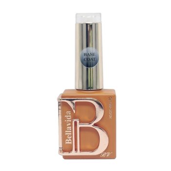 Frasco cuadrado de esmalte Base Coat color nude anaranjado con la marca Bellavida y una gran letra metálica B en el frente, tapa plateada, producto de peluquería.
