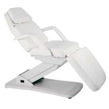 Sillón reclinable blanco para tratamientos médicos y estéticos con reposacabezas y reposapiés ajustables, diseño ergonómico y acabado de alta calidad.