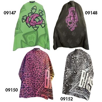 Cuatro capas para corte de cabello con diseños llamativos: una verde con un cerebro rodeado de billetes, una negra con una granada que forma una calavera rosa, una rosa con estampado de leopardo y otra en blanco y negro con patrón animal, para uso en 'peluquería'.