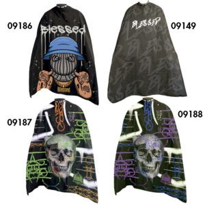 Cuatro capas de peluquería de estilo urbano con diseños graffiti de alta calidad: una con personaje enmascarado con gorra azul y la palabra "Blessed", otra gris con el texto "Blessed" repetido y dos con calaveras y grafitis en tonos verdes y morados.