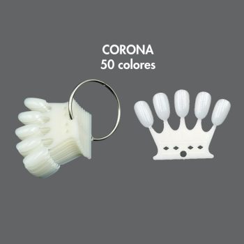 Muestrario en forma de corona con 50 puntas de uñas blancas montadas en anilla y en soporte sobre fondo gris con texto CORONA 50 colores, alta calidad del producto.