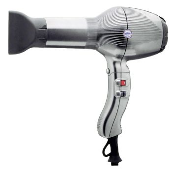 Secador de cabello plateado con boquilla concentradora, mango ergonómico con dos botones y gancho para colgar, acabado metálico y apariencia profesional.
