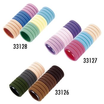 Cuatro conjuntos de coleteros elásticos y gomas de pelo de tela en colores pastel y tonos tierra, presentados en rollos surtidos ideales para uso diario, regalos o peluquería.