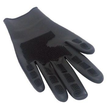 Guante negro de silicona con microtexturas en palma y dedos para agarre y limpieza, diseño profesional y acabado oficial