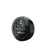Envase redondo negro con tapa decorativa de patrón orgánico y texto turquesa que muestra la marca HARLEM y la indicación MEDIUM STRONG en presentación de 100 ml, alta calidad.