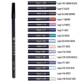 Lápiz delineador negro profesional colocado a la izquierda junto a una columna organizada de lápices kajal con muestras y etiquetas de colores que incluyen negro, marrón, púrpura, azul, verde, beige, plateado y blanco.