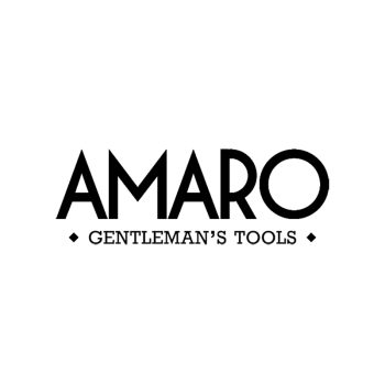 Logotipo monocromo con la palabra AMARO en mayúsculas y la leyenda GENTLEMAN'S TOOLS en tipografía serif debajo, diseño minimalista apto para peluquería que transmite elegancia y entrega profesional.