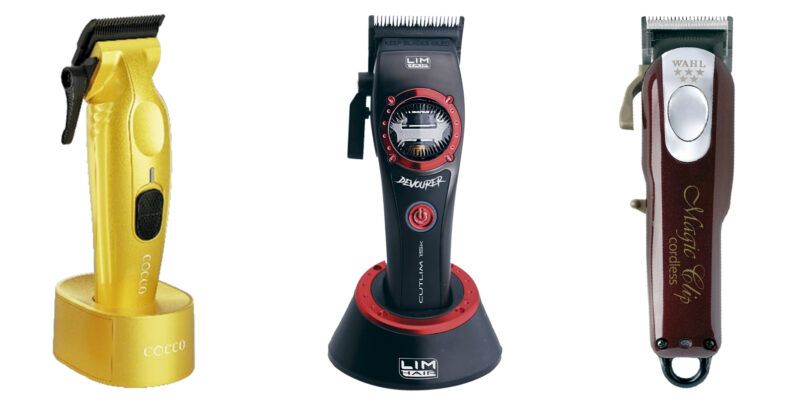 Tres máquinas cortapelos en fila sobre fondo blanco: un modelo dorado con base, un cortapelos negro con detalles rojos y base de carga, y un modelo marrón estilo clásico, accesorios esenciales para peluqueros y profesionales.