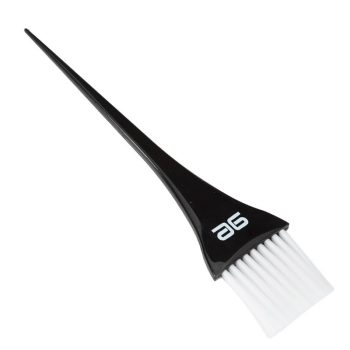 Pincel aplicador de tinte con mango negro largo y cerdas blancas, diseñado para uso en peluquería.