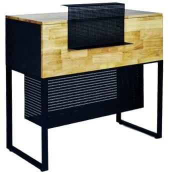 Mostrador de recepción moderno con tapa de madera clara y estructura metálica negra, panel perforado frontal y soporte elevado para monitor, de 'alta calidad' y diseñado para profesionales.