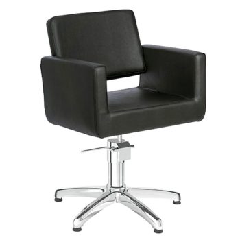 Silla de peluquería negra de diseño cuadrado con asiento y respaldo acolchados, reposabrazos abiertos y base hidráulica cromada en forma de estrella, ideal para salones y uso profesional 'alta calidad'.