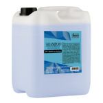 Bidón grande de champú azul con etiqueta que indica "Seaweeds" y uso para caspa, pensado para suministro profesional en peluquería con efecto calmante inmediato.