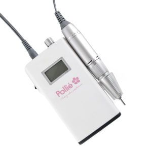 Fresas de manicura y pedicura para tornos: Guía completa de usos para el profesional de uñas 5 Dispositivo portátil eléctrico para manicura con micromotor y pantalla digital, pensado para uso en peluquería de uñas.