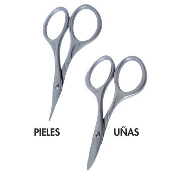 Dos tijeras de acero inoxidable con puntas finas sobre fondo blanco, una etiquetada para pieles y otra para uñas, ideales para uso en peluquería y manicura.