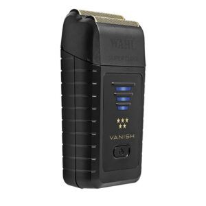 Afeitadora eléctrica portátil de color negro con cabezal de lámina dorada, panel frontal con tres luces azules y botón de encendido, cuerpo texturizado y diseño compacto que transmite alta calidad.