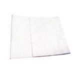 Paño blanco exclusivo plegado con diseño limpio y versátil